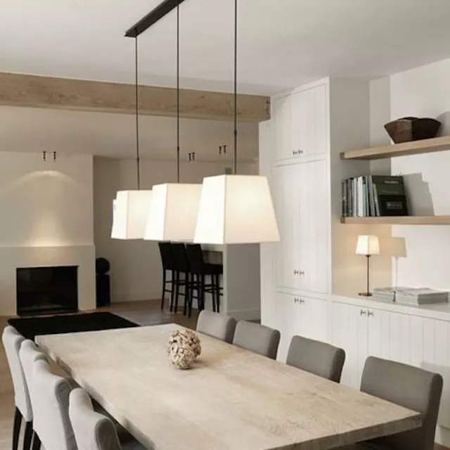 比利時設(shè)計餐廳的中性色調(diào)