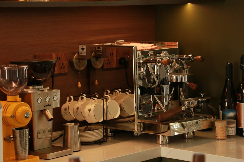 昆明裝修設(shè)計_餐廳案例_實景大圖