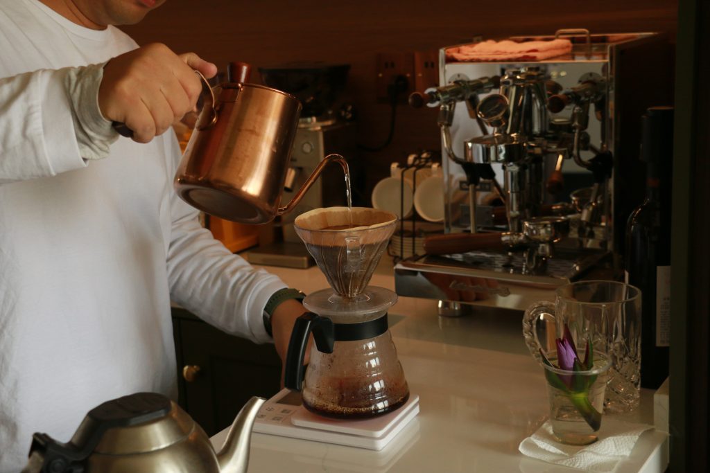 咖啡吧_茶水吧_餐邊柜組合 昆明裝修設(shè)計_餐廳案例_實景大圖